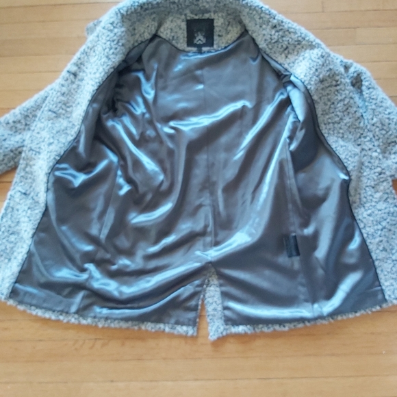 Wool Bouclé Coat - Picture 3 of 4